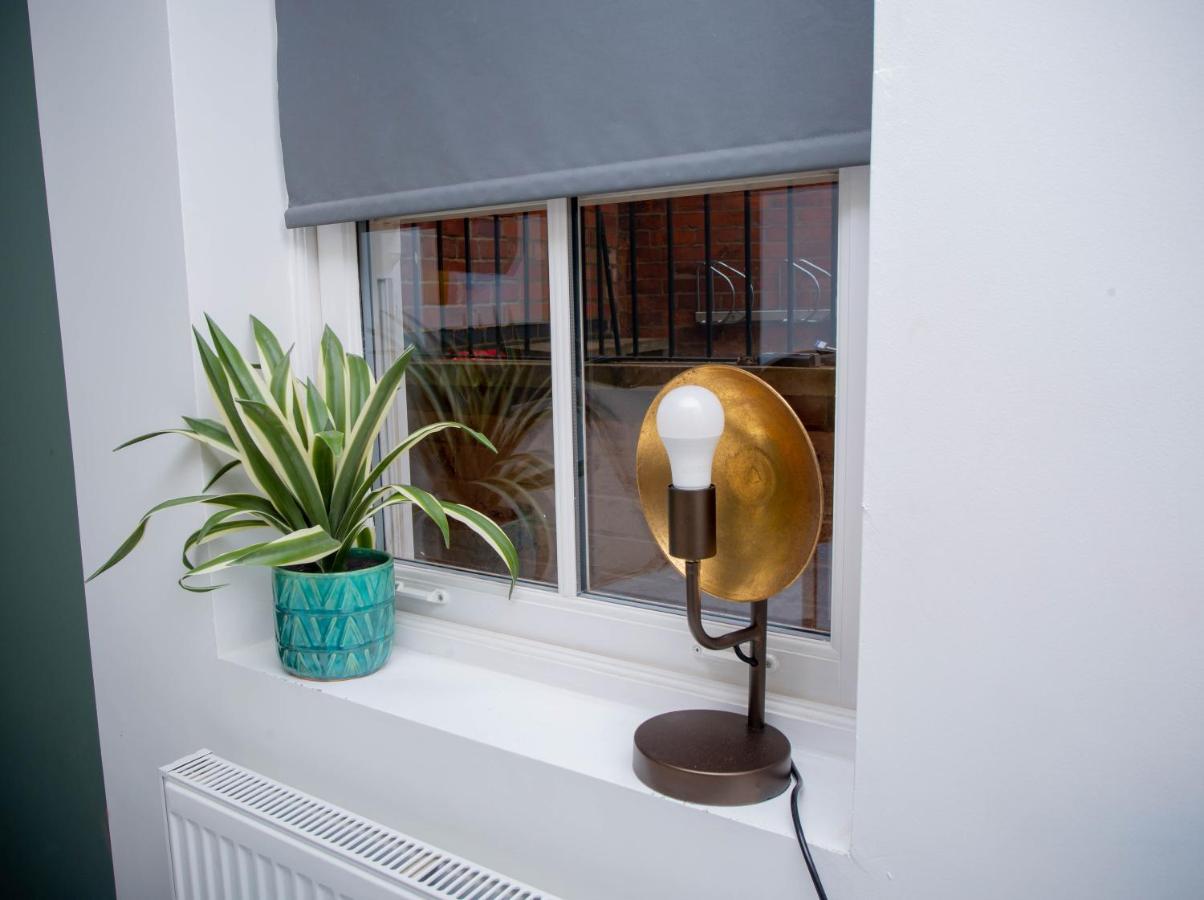 Nest Easy - Derngate Basement Lägenhet Northampton Exteriör bild