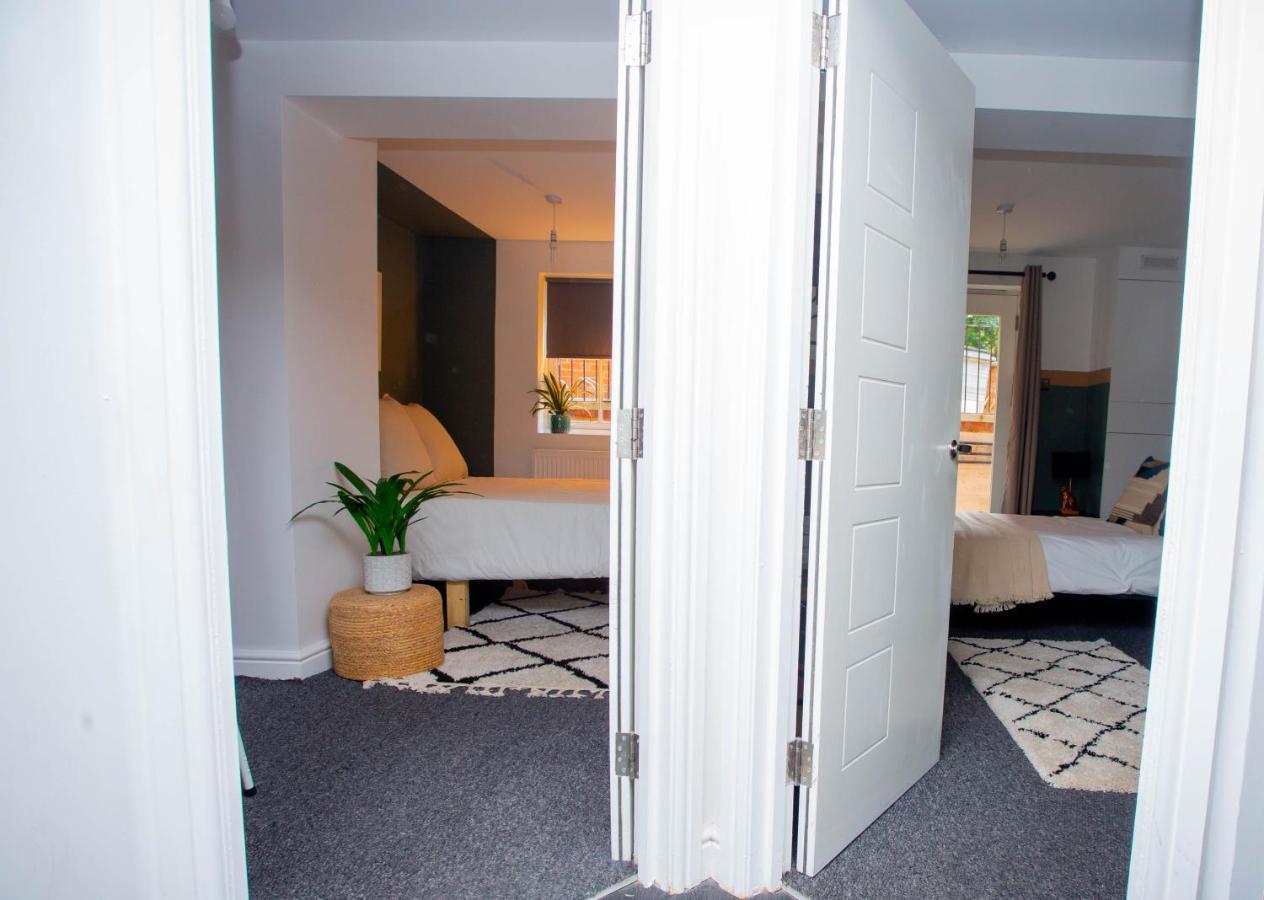 Nest Easy - Derngate Basement Lägenhet Northampton Exteriör bild